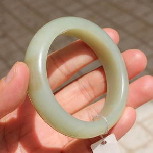 【瑞和玉器】和田玉 山流水 糖青白玉 油润 52mm手镯