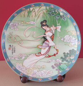 中国皇家景德镇瓷器 江学炳 西湖民间故事之 白娘娘 挂盘 摆盘