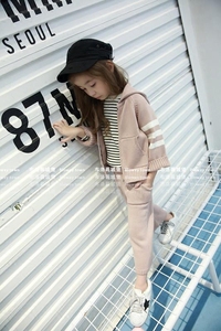 韩版儿童女童裸粉色黑色针织衫外套带帽套装/黑色条纹针织打底衫