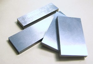 高纯度磨光钼片 钼板Mo99.98% 黑皮钼合金板钼箔钼条钼块 MO1钼棒