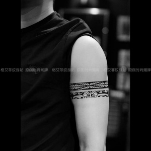 臂环纹身黑色