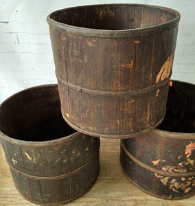 老木桶水桶 老木头木质水桶 古代木桶 民俗怀旧老物件 老农具