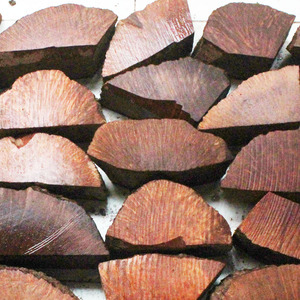 石楠木带皮料