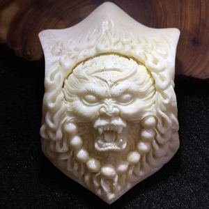 三界牌鹿骨雕刻
