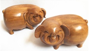越南红木工艺品香木猪小摆件檀香木雕小福猪花梨木开心猪木雕牛狗