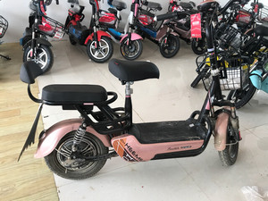 大品牌黑马,赛鸽全新电动车.900元.