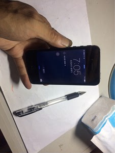 苹果iphone 4s手机,8系统,内存16g,插卡直接使用