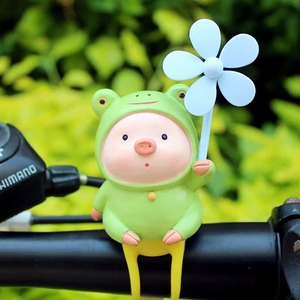 创意青蛙小车竹蜻蜓摩托自行单车猪把挂电件动车装饰玩偶公仔配件