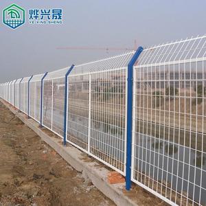 护栏网铁丝喷塑双边丝护栏网 公路隔离园林圈地护栏网门
