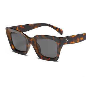 推荐Women Luxury Square Sunglasses 方框米钉太阳眼镜男女潮流