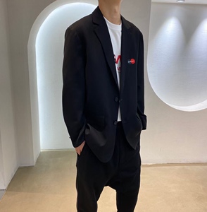 咔莱巴黎世家21ss 万事达西装外套字母logo男女休闲西服