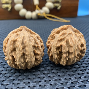 陕西秦岭野生大八棱灯笼手捻文玩核桃!38×38×40