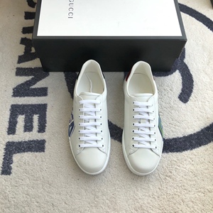 淼淼国内代购 gucci 经典款小白鞋 红绿鞋尾 "love"鸳鸯印花