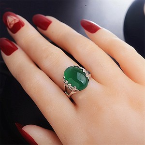 925纯银个性时尚复古绿色玉髓玛瑙宝石女气质闪钻简约妈妈戒指环