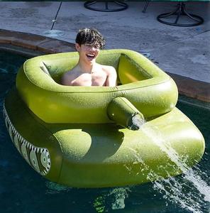水上坦克喷水游泳船充气船儿童游戏打水战泳池小船浮排玩具游泳圈