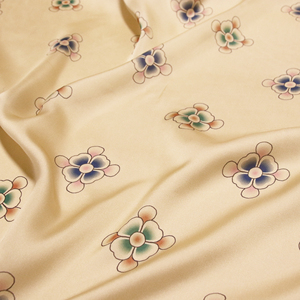 中国丝绸博物馆彩绘小花罗纹样复原 唐制汉服齐胸布面料圆领袍黄