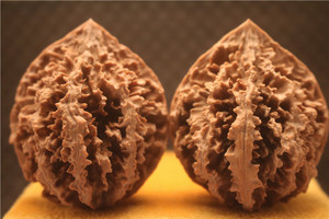 文玩核桃48超大野生火焰纹灯笼狮子头稀有收藏级把玩手疗