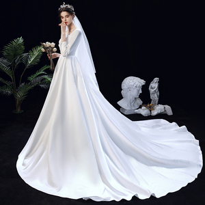 缎面婚纱长袖2021新款白色简约显瘦法式赫本风新娘迎宾纱礼服拖尾