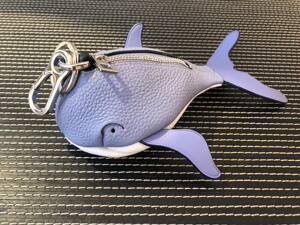 loewe20秋冬女士全皮拉链鲸鱼造型包挂件挂包钥匙包鱼包