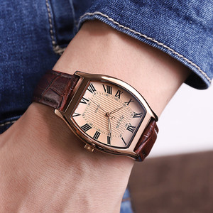 男士皮带手表酒桶型