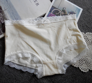 3条日系女士纯棉白色内裤小平角包臀无痕大码胖mm全棉透气不夹档