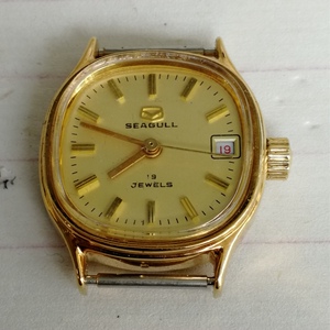 老库存海鸥牌19钻日历女表天津产经典国货有快拨赠表带