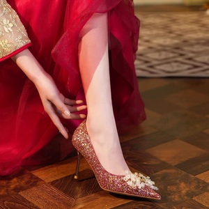 红色婚鞋新娘鞋秀禾婚纱两用高跟鞋女不累脚新款绝美公主穿高级感