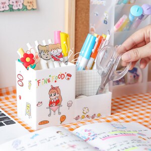 创意可爱时尚笔筒学生桌面摆件收纳盒ins多功能少女心爆棚的文具
