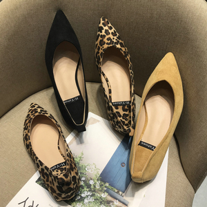 磨砂皮绒面尖头浅口显瘦v口豹纹平底鞋四季单鞋瓢鞋女鞋2020新款