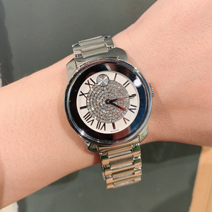 摩凡陀钢带女表