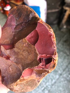 黑龙江天然红色泥石原石观赏石珠子把件雕刻料513克