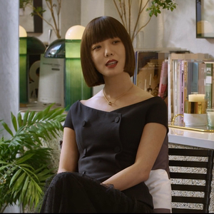 北辙南辕尤珊珊王珞丹同款黑色一字领上衣赫本风双排扣外套衬衫女