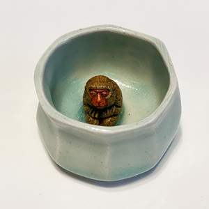 日本有田焼陶艺家北村公正 青瓷窑变手作蹲坐猴子茶杯 茶具 现货