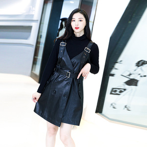 2022新款背带真皮皮裙女秋冬时尚包臀中长款修身吊带背心连衣裙
