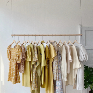 挂衣服的架子顶