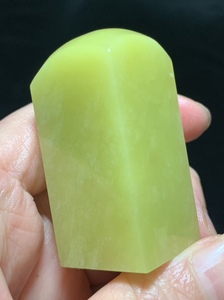 品名:辽宁灯光冻   规格:2.3/2.35/5.0cm 质地全软细腻,无裂.