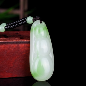 新疆和田玉四季豆吊坠 白绿碧玉豆角挂件玉平安豆角玉坠锁骨玉坠