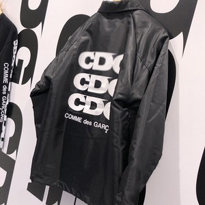 日本cdg川久保玲 主线三排logo加绒加厚款外套夹克教练服