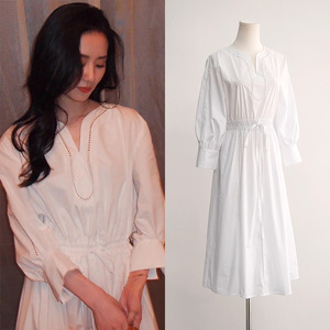 刘诗诗明星同款刺绣镂空设计感小众法式时尚白色连衣裙女2023夏季