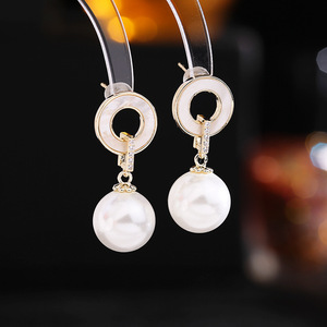 s925银针小众设计感耳饰潮气质百搭耳钉简约几何圆形母贝珍珠耳环