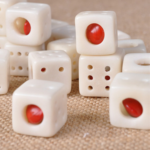 菩提根玲珑骰子安红豆吊坠入骨相思镂空情侣手串项链配件饰品礼物