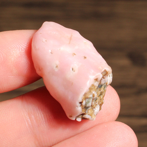 方言和田玉珍稀名品玉粉红色直闪石戈壁料桃花玉籽料原石玩料e