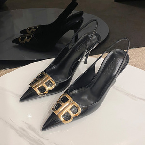 黑色漆皮高跟鞋女细跟2022新款双bb扣尖头一字带后空包头凉鞋法式