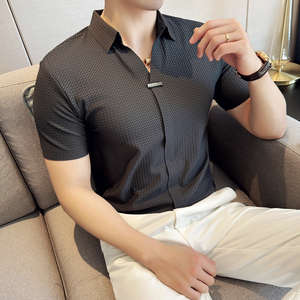 男士V领短袖polo衫夏季新款高级感时尚修身韩版英伦风冰丝无痕t恤