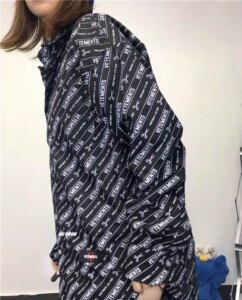 vetements/维特萌 21秋冬新款 条纹满印字母logo印花衬衫男女衬衣