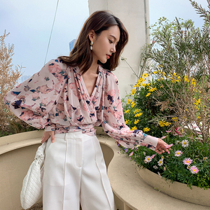 蔻丝kohs 印花法式围裹缠绕长腰带蝴蝶袖宽松收腰花衬衫防晒衣薄