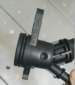 一汽奥迪a4l a6l(c7) q5 2.0t 暖风水管三通 缸盖后水管接头