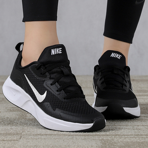 断码清仓 正品nike耐克女鞋黑白色轻便透气缓震跑步鞋 cj1677-001