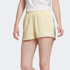 正品阿迪达斯三叶草女子夏季热裤瑜伽健身短裤淡黄色二分裤fm2607
