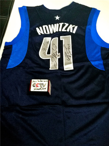 NBA学生城市篮球达拉斯小牛诺维茨基基德特里亲笔签名球衣收藏